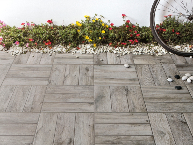 Pavimenti effetto legno piastrelle in gres interno ed esterno Piastrelle in gres effetto pietra vissuta per esterni